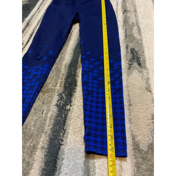 Fabletics High-Waisted Seamless Check Legging - Picture 6 of 8